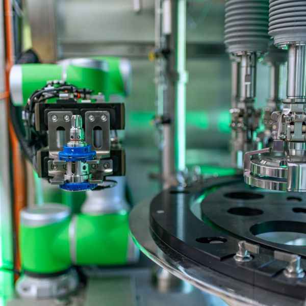 Customized robotic solutions for capping processes - AROL - Closure ...